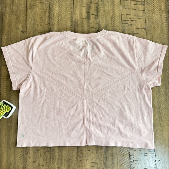 All in Motion Pink Boxy Crop T-Shirt NWOT - Picture 2 of 9
